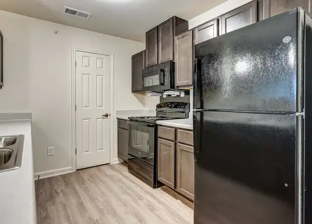 Property at Ivy Ridge Apartment Homes - 1400 Laurel Crossing Pkwy, Buford, GA, 30519, 1-2 bed, 1-2 bath, [object Object]