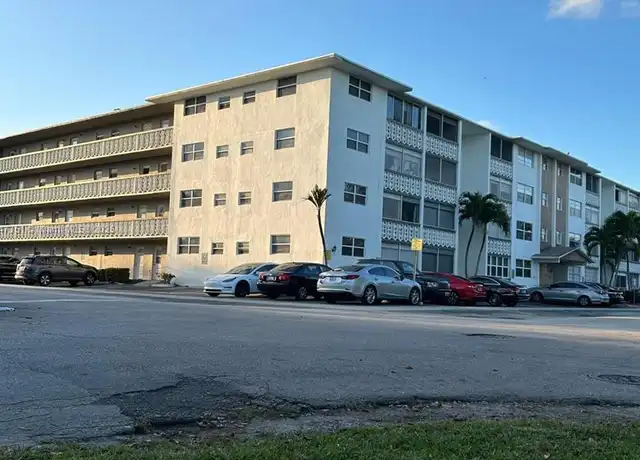 Property at 211 NE 8th Ave #102, Hallandale Beach, FL, 33009, 1 bed, 1 bath, [object Object]