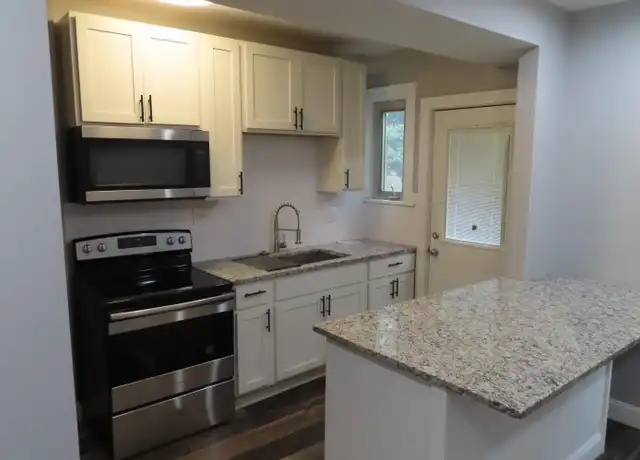 Property at 1663 E Sycamore St, Columbus, OH, 43206, 2 beds, 1 bath, [object Object]