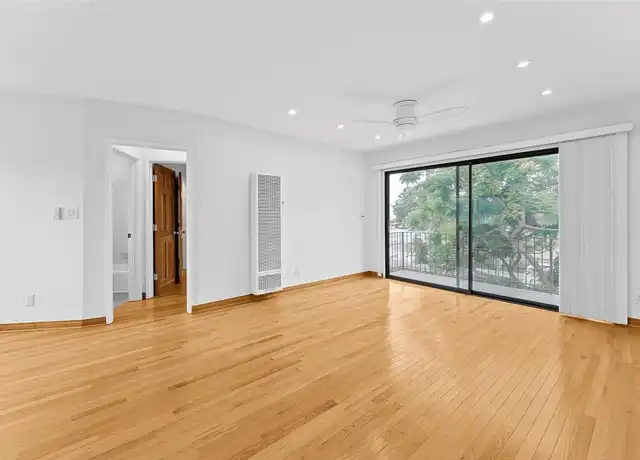 Property at 1701 Washington Way Unit 06, Venice, CA, 90291, 1 bed, 1 bath, [object Object]