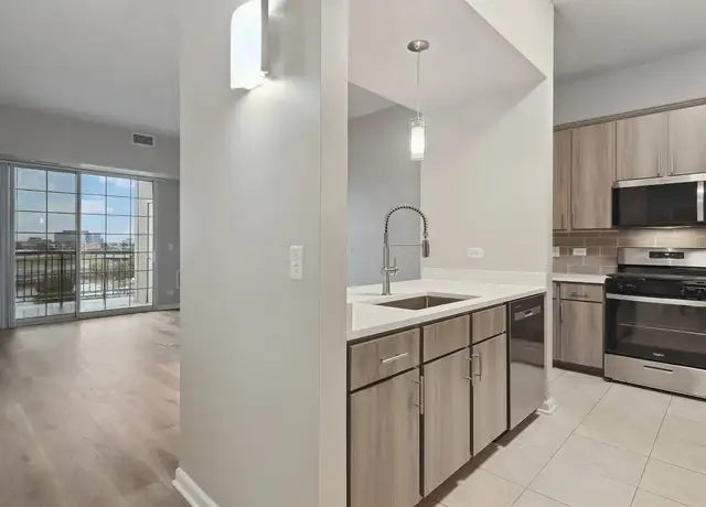 Photo of 2845 Easton St, Downers Grove, IL 60515