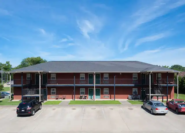 Property at 3150 Roberson Rd Unit 204, Florence, AL, 35630, 1 bed, 1 bath, [object Object]