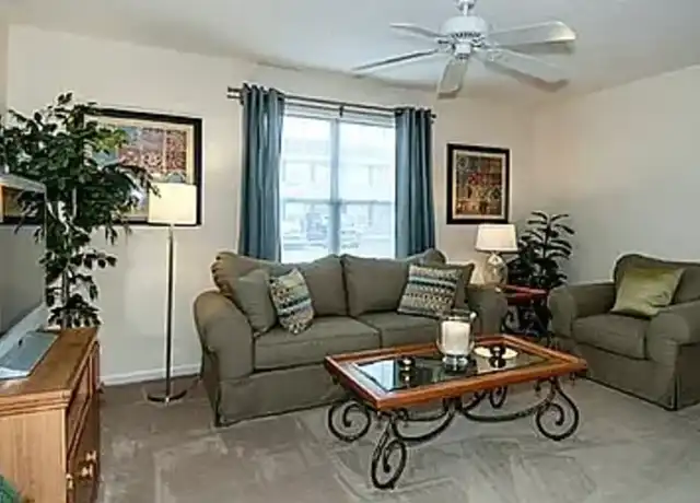 Property at Twin Oaks Apartments - 2557 Midland Park Rd, Charleston, SC, 29406, 1 bed, 1 bath, [object Object]