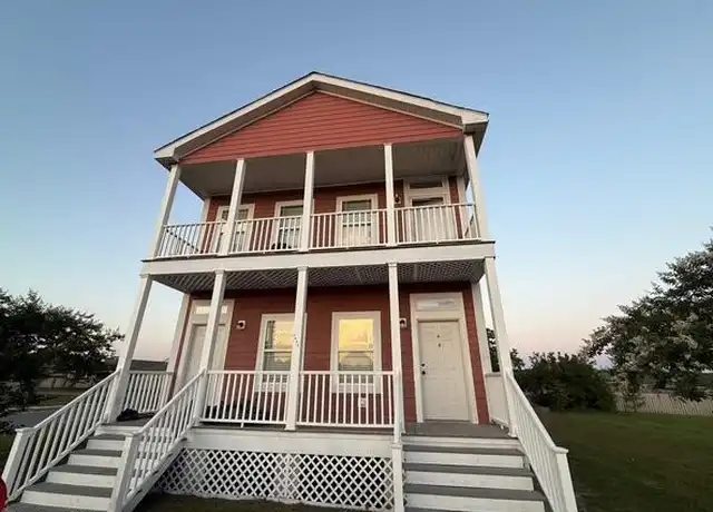 Property at 2000 Magazine St Unit B, Ocean Springs, MS, 39564, 3 beds, 2 baths, [object Object]