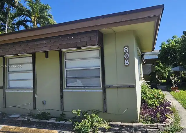 Property at 808 NE 10th St Unit 2, Hallandale Beach, FL, 33009, 0 beds, 1 bath, [object Object]