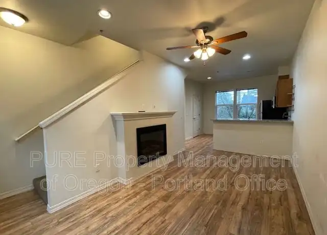Property at 5490 SE Milwaukie Ave Unit 203, Portland, OR, 97202, 2 beds, 1.5 baths, [object Object]