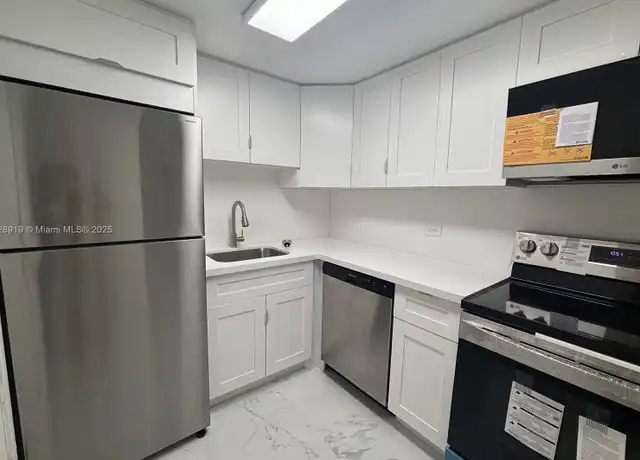 Property at 905 Brickell Bay Dr #1823, Miami, FL, 33131, 0 beds, 1 bath, [object Object]