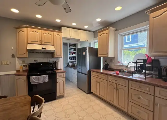 Property at 39 Park St Unit 2, Quincy, MA, 02170, 3 beds, 2 baths, [object Object]