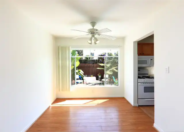 Property at 8442 Blackburn Ave Unit 4, Los Angeles, CA, 90048, 2 beds, 1 bath, [object Object]