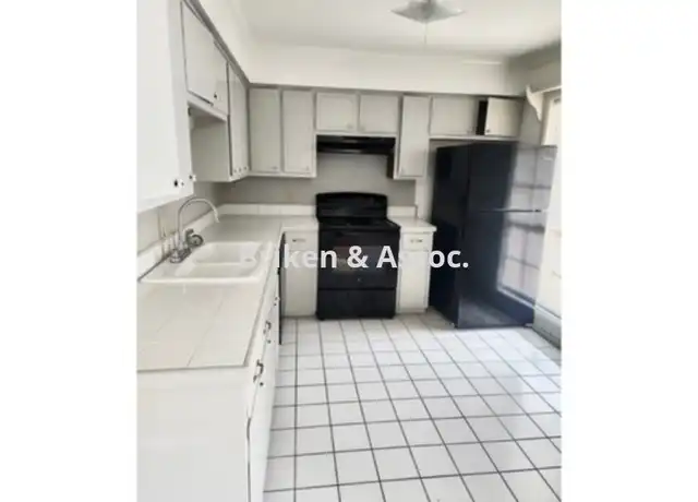 Property at 3110 2nd Ave, Lake Charles, LA, 70601, 2 beds, 2 baths, [object Object]