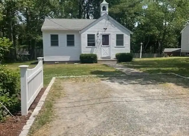Property at 40 Bradford Rd, West Yarmouth, MA, 02673, 2 beds, 1 bath, [object Object]