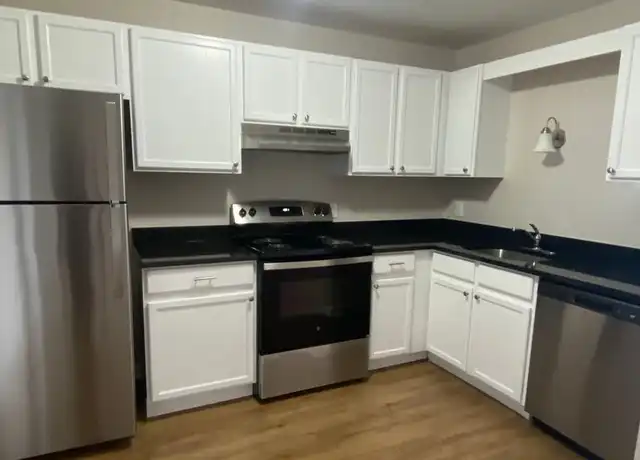 Property at 4000 N Main St Unit 12, Fall River, MA, 02720, 2 beds, 1 bath, [object Object]