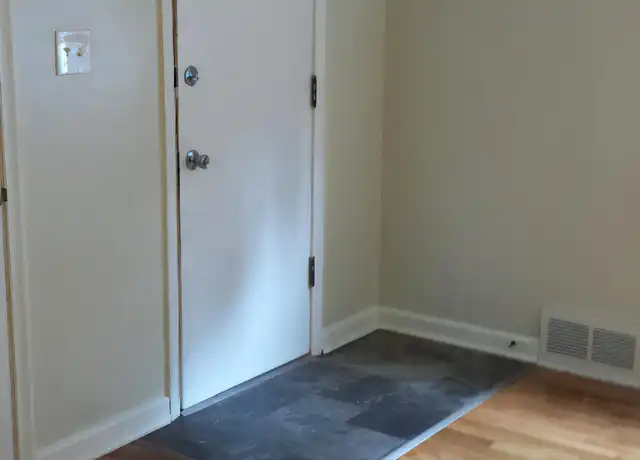 Property at 1134 S Grand Ave Unit 1, Lansing, MI, 48910, 1 bed, 1 bath, [object Object]