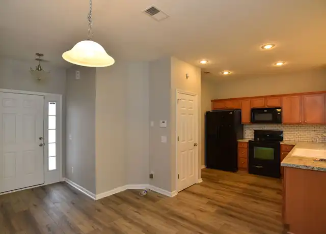 Property at 5 Canyon Oak Loop, Richmond Hill, GA, 31324, 3 beds, 2.5 baths, [object Object]