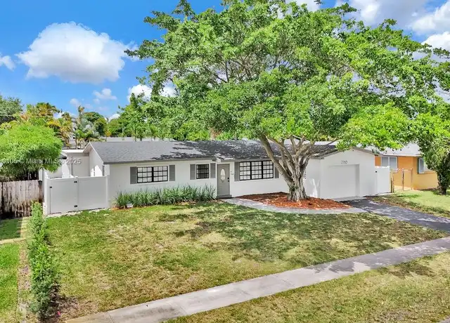 Property at 7710 NW 6th Ct, Pembroke Pines, FL, 33024, 3 beds, 2 baths, [object Object]