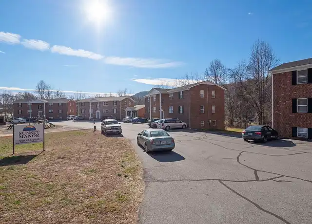 Property at Sunset Manor Apartments - 217 Pine St, Stuart, VA, 24171, 2 beds, 1 bath, [object Object]