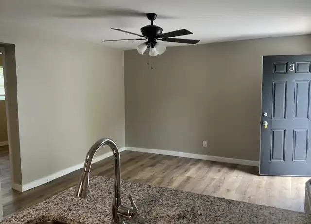 Property at 555 Wildwood Ave SE Unit 4, Cleveland, TN, 37311, 2 beds, 1 bath, [object Object]