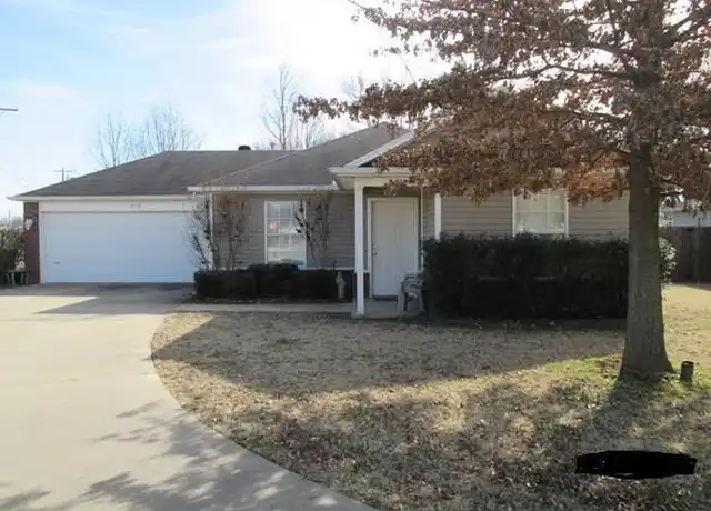 Property at 816 E Olrich St, Rogers, AR, 72756, 3 beds, 2 baths, [object Object]
