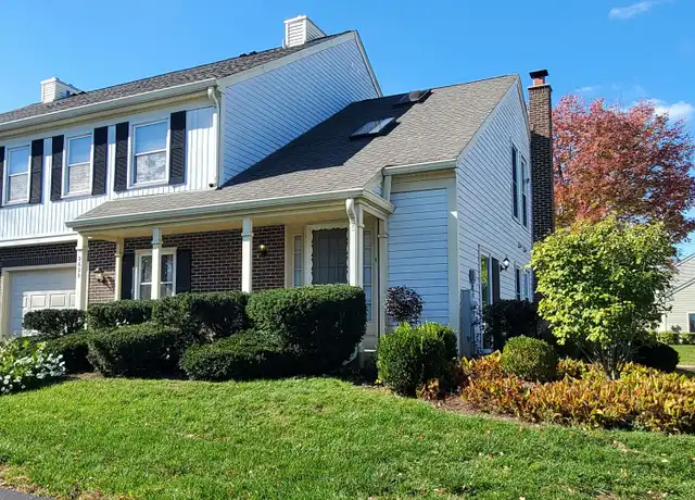 Property at 2629 College Hill Cir, Schaumburg, IL, 60173, 2 beds, 1.5 baths, [object Object]