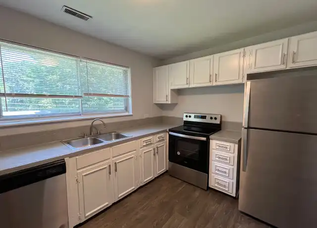 Property at 3300 Old Forest Rd Unit 108, Lynchburg, VA, 24501, 2 beds, 1 bath, [object Object]