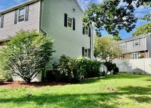 Property at 7 Stephanie Cir Unit 7, Woburn, MA, 01801, 3 beds, 1.5 baths, [object Object]