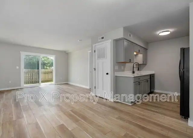 Property at 2213 E Macs Ct Unit 16, Springfield, MO, 65804, 1 bed, 1 bath, [object Object]