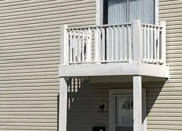 Property at 329 David Ct Unit D, Bartlett, IL, 60103, 3 beds, 1 bath, [object Object]