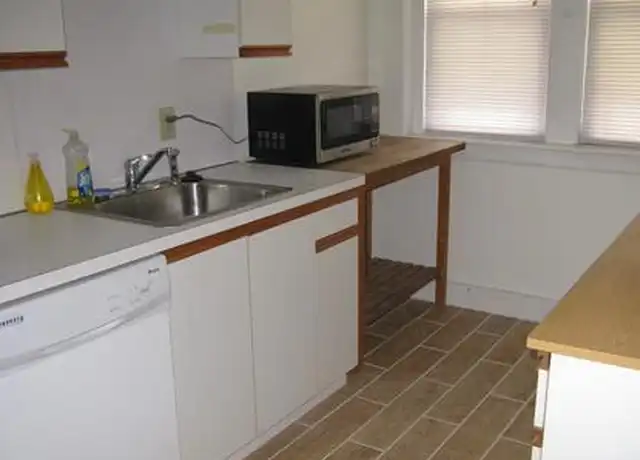 Property at 1 Newport Rd Unit 1, Cambridge, MA, 02140, 2 beds, 1 bath, [object Object]