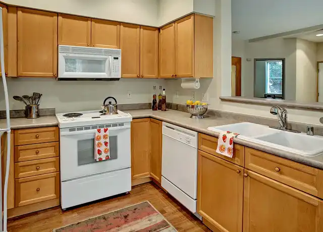 Property at Portsmith - 12121 Admiralty Way, Everett, WA, 98204, 1 bed, 1 bath, [object Object]