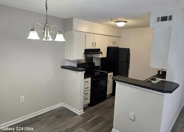 Photo of 2745 Old Hapeville Rd SW, Atlanta, GA 30354