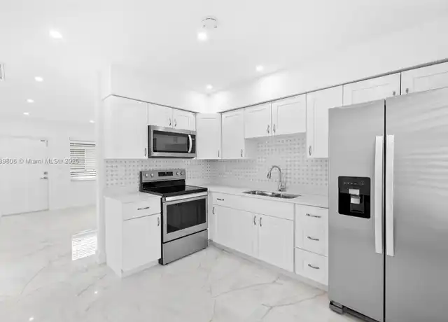 Property at 1431 N 14th Way Unit A, Hollywood, FL, 33020, 5 beds, 3 baths, [object Object]