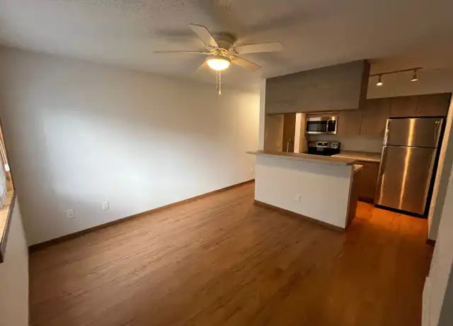 Property at 528 N Dubuque St Unit 528-13, Iowa City, IA, 52245, 1 bed, 1 bath, [object Object]
