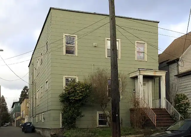 Property at 1014 East John Apartments - 1014 E John St, Seattle, WA, 98102, 1 bed, 1 bath, [object Object]
