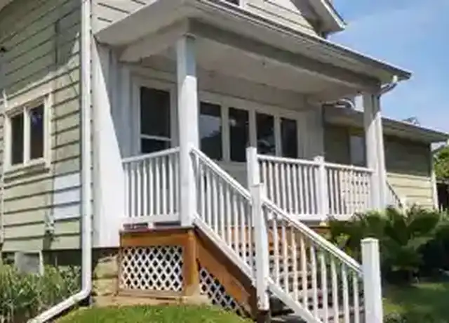 Property at 2313 18th Street a, Moline, IL, 61265, 2 beds, 1 bath, [object Object]