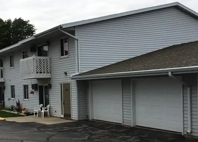 Property at 233 Cherokee Rd Unit 9, Beaver Dam, WI, 53916, 2 beds, 1 bath, [object Object]