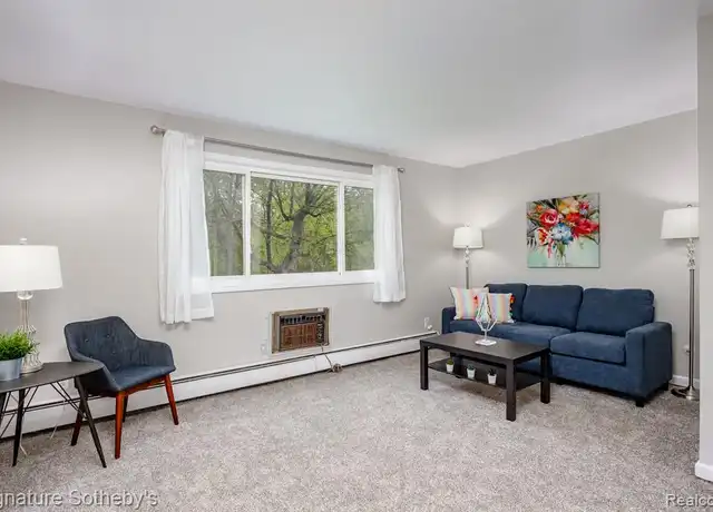 Property at 31831 Grand River Ave #17, Farmington, MI, 48336, 1 bed, 1 bath, [object Object]