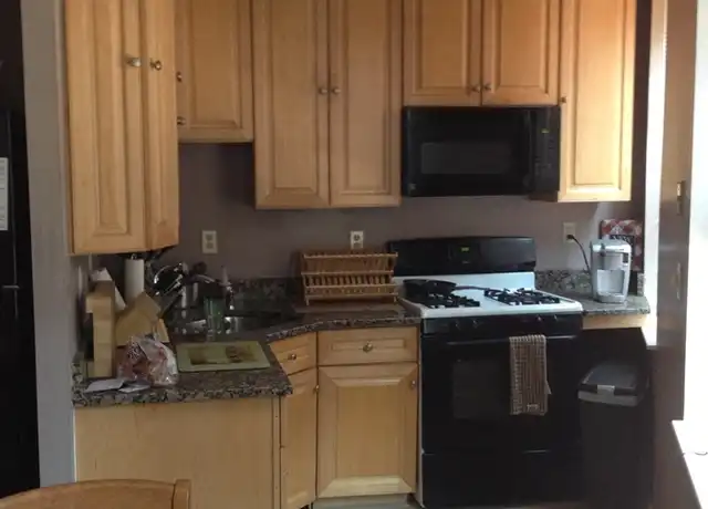 Property at 246 North St Unit 2, Boston, MA, 02113, 2 beds, 1 bath, [object Object]