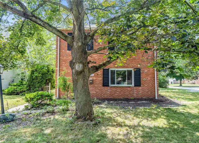 Property at 21530 Bruce Ave, Euclid, OH, 44123, 3 beds, 1 bath, [object Object]