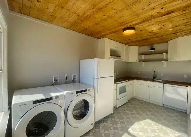 Property at 700 Valdese Ave Apt 4, Morganton, NC, 28655, 1 bed, 1 bath, [object Object]