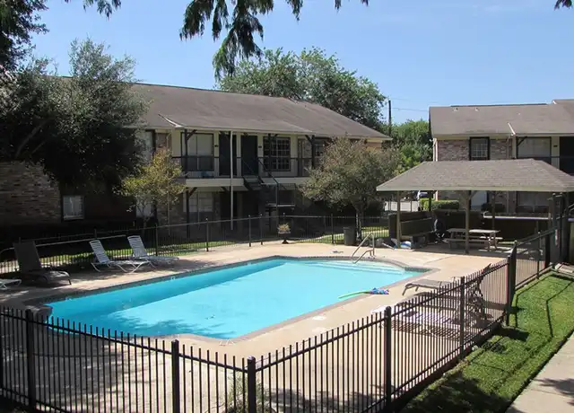 Property at 1631 Aquarena Springs Dr, San Marcos, TX, 78666, 2 beds, 1 bath, [object Object]