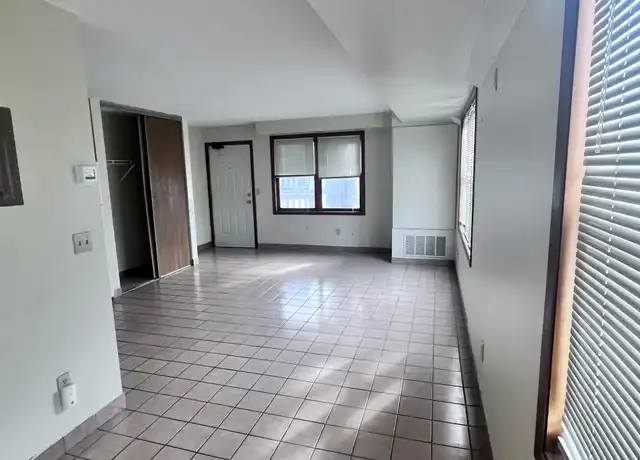 Property at 1053 Cromwell Ave Unit 302, St Paul, MN, 55114, 1 bed, 1 bath, [object Object]