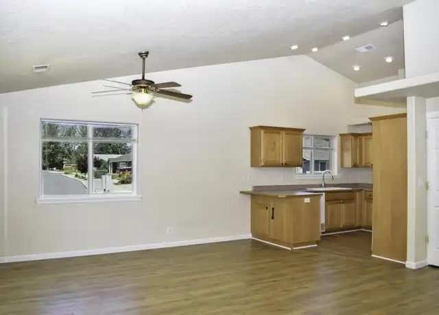 Property at 1648 Nunnwood Ln, Grants Pass, OR, 97527, 2 beds, 1 bath, [object Object]