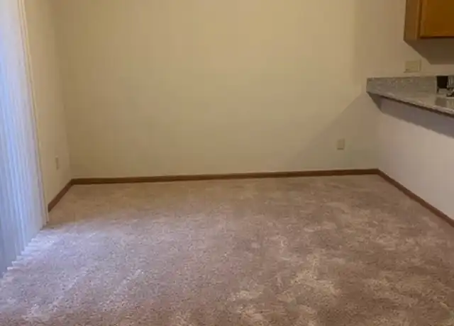 Property at 655 Woodduck Dr Unit E, Woodbury, MN, 55125, 3 beds, 1.5 baths, [object Object]