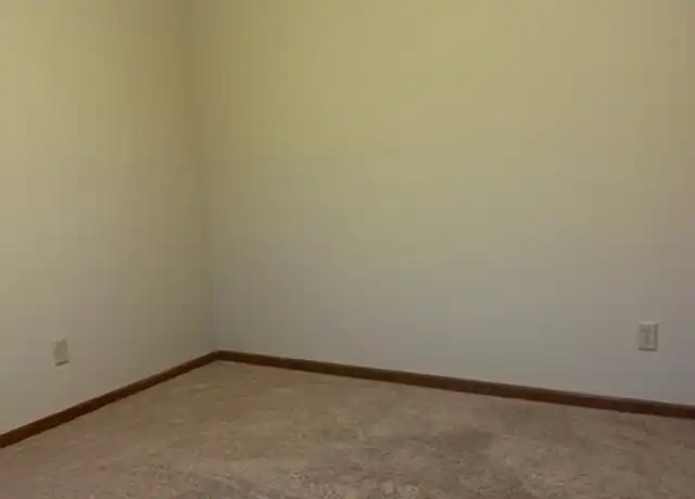 Property at 655 Woodduck Dr Unit E, Woodbury, MN, 55125, 3 beds, 1.5 baths, [object Object]