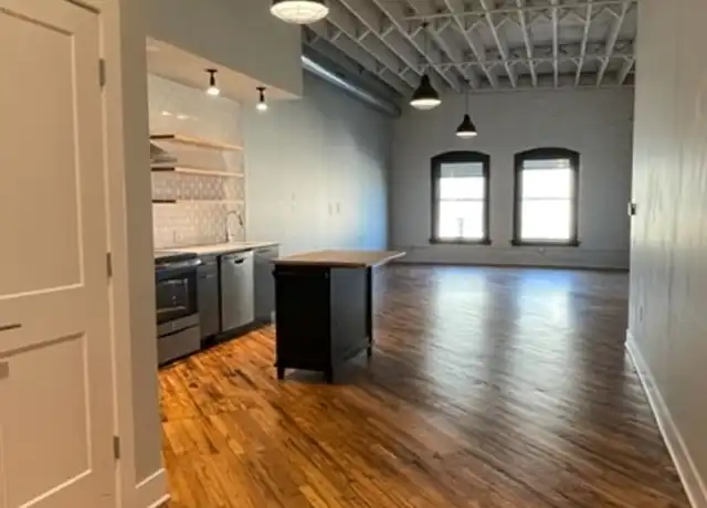 Property at 2570 Farnam St Unit 305, Omaha, NE, 68131, 1 bed, 1 bath, [object Object]