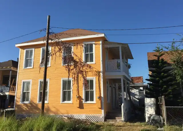Property at Comfortable 2 bedroom house in Galveston - 2806 Avenue M 1/2, Galveston, TX, 77550, 2 beds, 1 bath, [object Object]