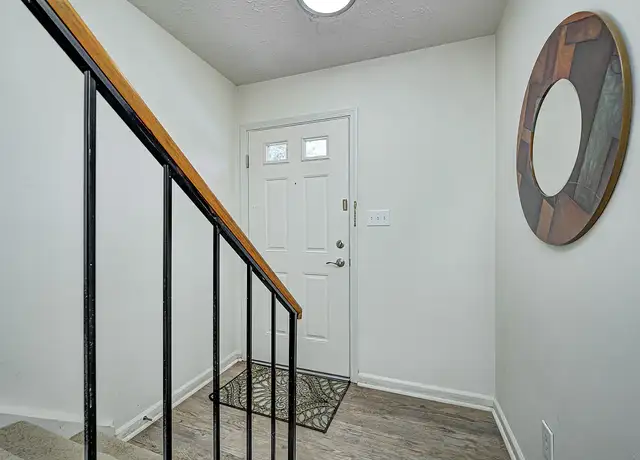 Photo of 491 White House North Dr, Greenwood, IN 46143