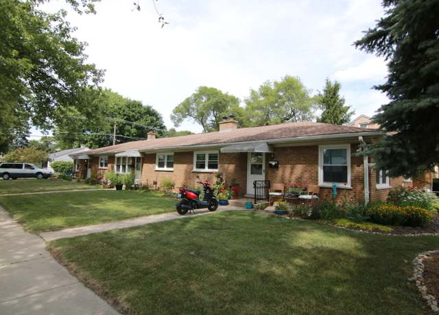 Photo of 1 N Washington St, Westmont, IL 60559