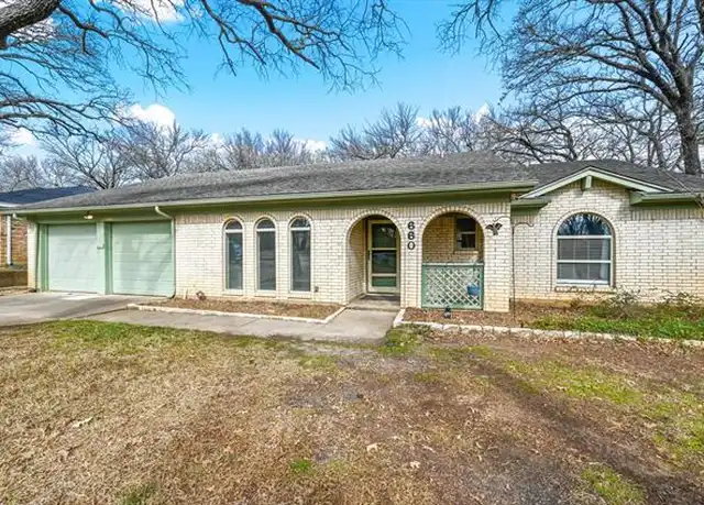 Property at 660 Springhill Dr, Hurst, TX, 76054, 4 beds, 2 baths, [object Object]