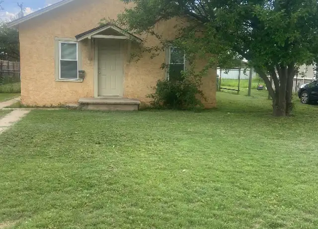 Property at 904 8th Ave, Canyon, TX, 79015, 2 beds, 1 bath, [object Object]